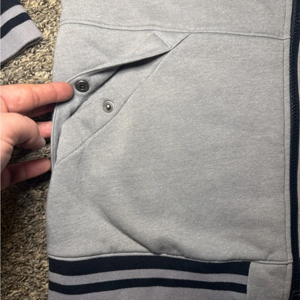 Under Armour Light Gray Full‑Zip Large Hooded Sweatshirt